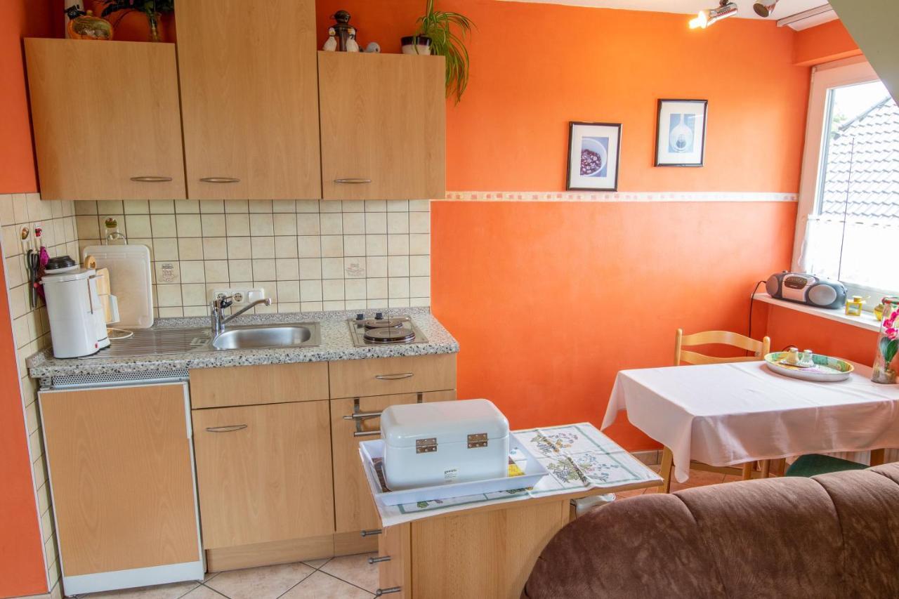 Urlaubs-Appartement Am Dorfrand Wieck Buitenkant foto